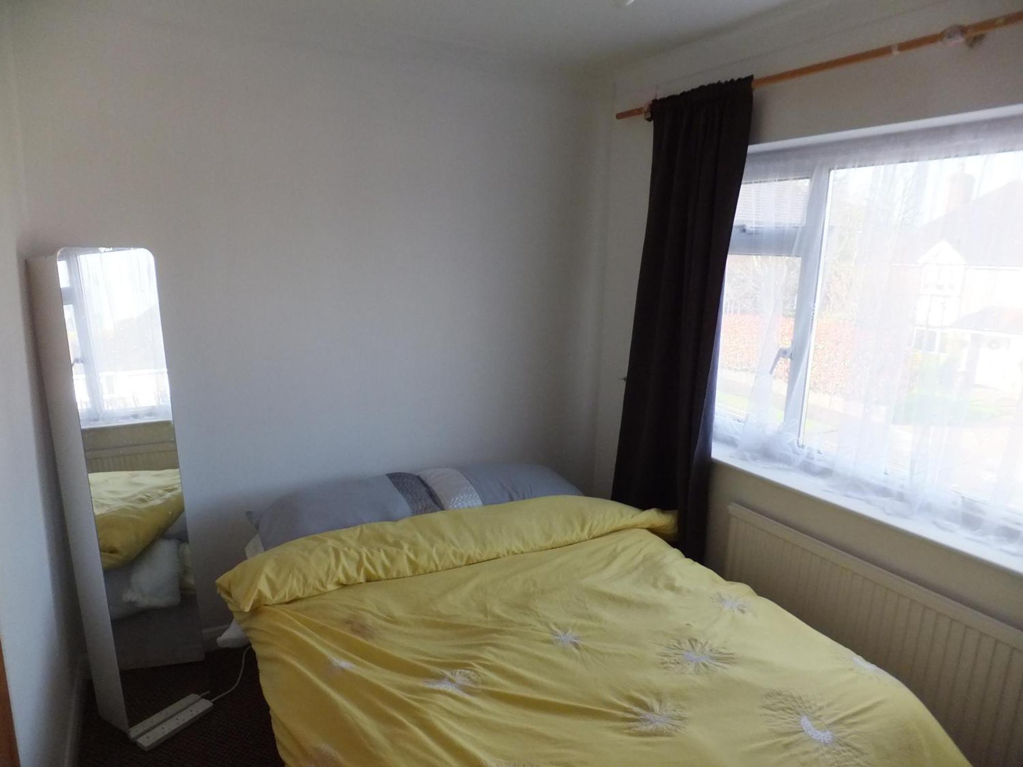 Many Worlds Meet - Eurostar, Wimbledon 30 Mins, Central London, Gatwick 15 Mins - Spacious, Sleeps Up To 16 Plus Cot - Free Wifi, Parking - Next To Lloyd Park, Great For Families, Walkers, Relocators - Ideal For Contractors ครอยดอน ห้อง รูปภาพ
